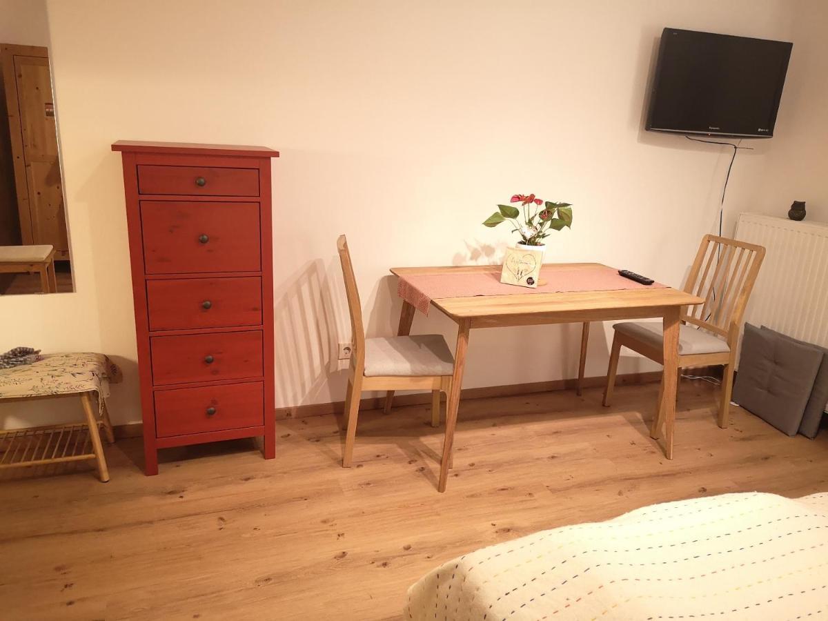 Ferien-Garconniere Hemetsberger Apartment ไวแร็กก์ ภายนอก รูปภาพ